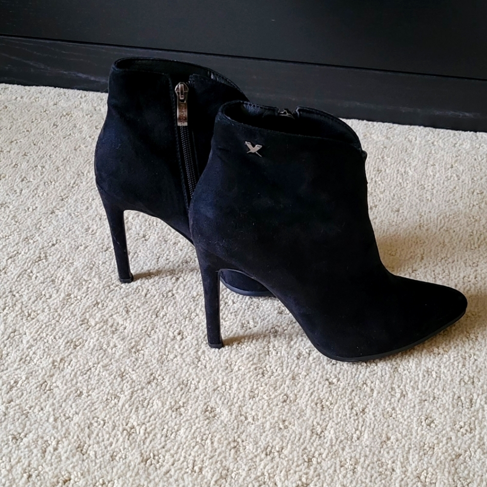 Fox & Dogs Booties